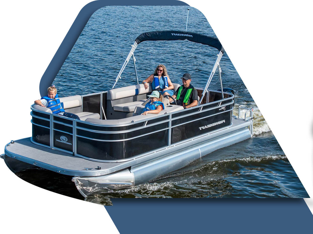 Bateau ponton couvert par assurance de produit récréatif